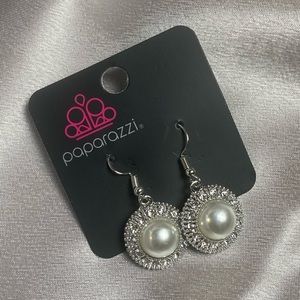 Silver/Pearl earring